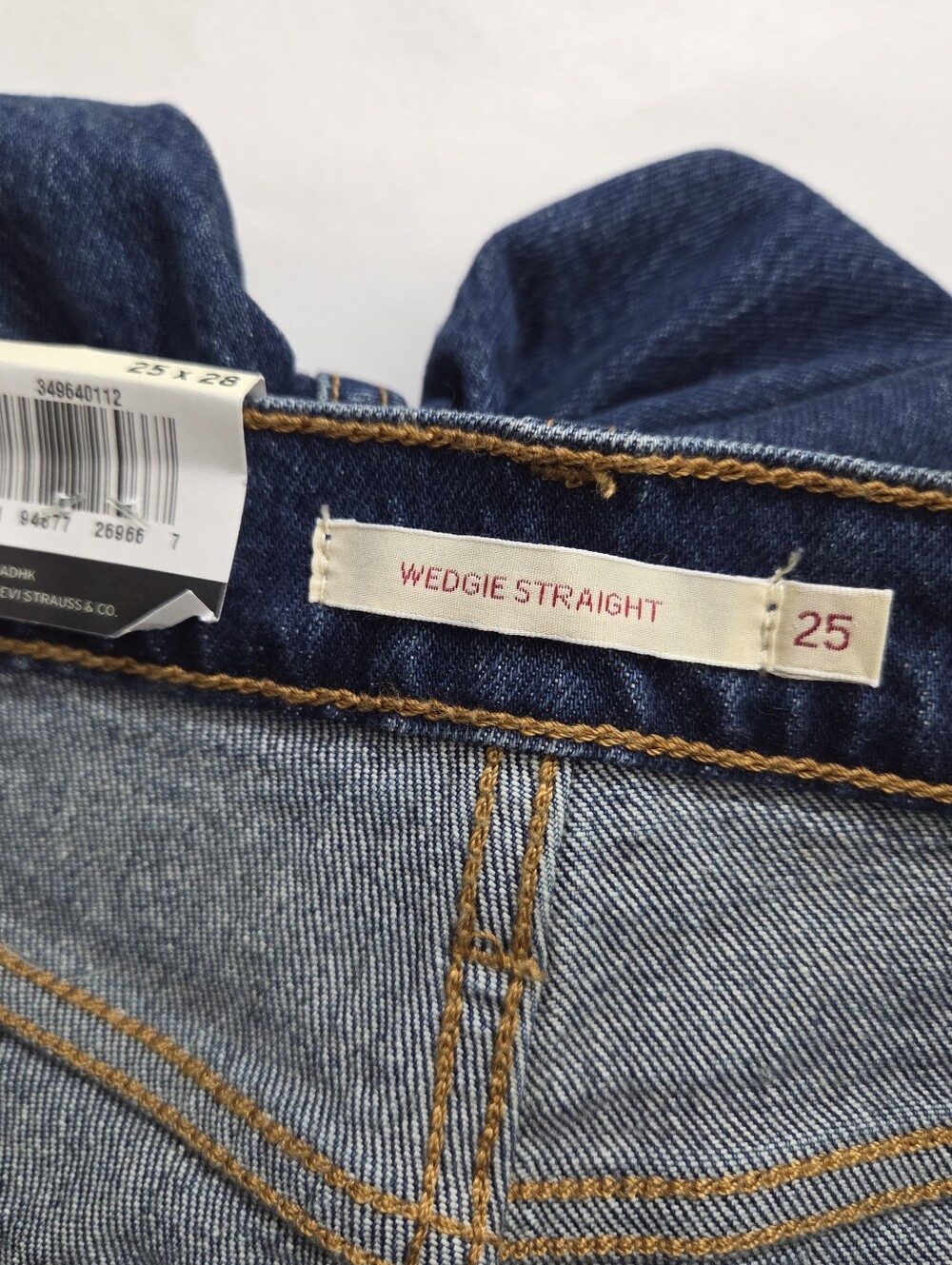NWT Levi's Wedgie Straight Jeans Size 25 Salsa Charleston Outlasted Dark Wash - Picture 8 of 12